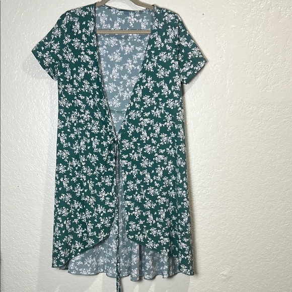 Floral Green WrapDress Size L - Picture 1 of 7
